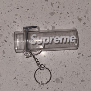 SOLD🖤 Supreme case